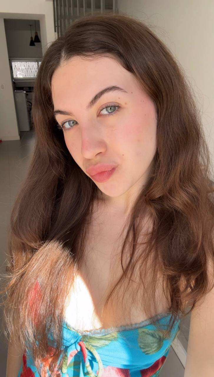 Nude girl Amber in Taizhou