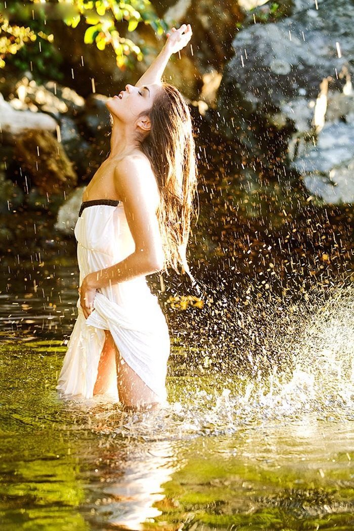 Marie Avgeropoulos in Taizhou