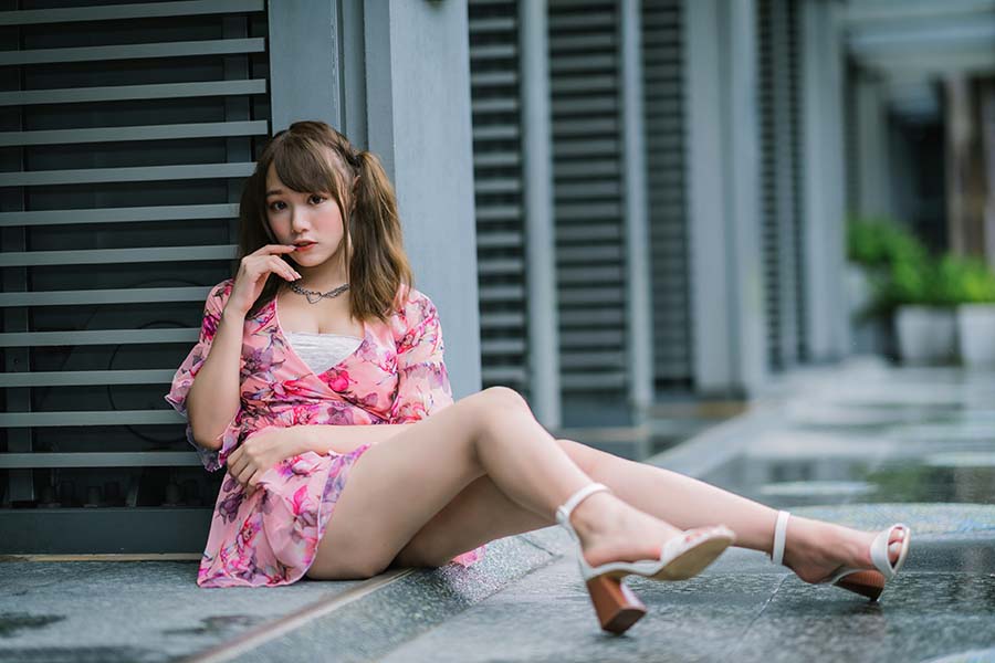 Girls in short dresses in Taizhou