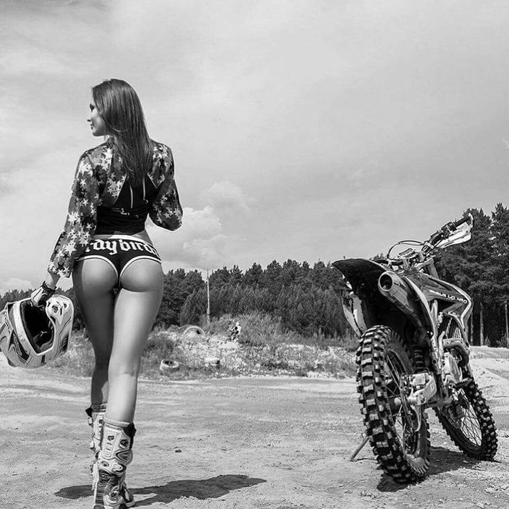 Beautiful girls and motorcycles in Taizhou