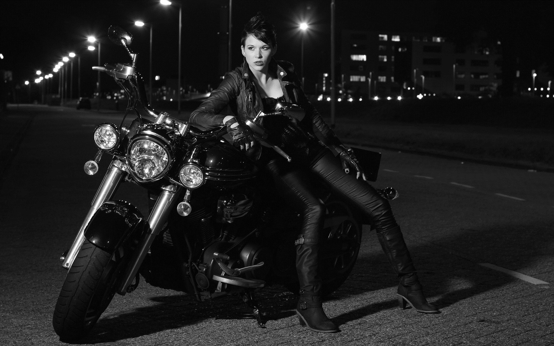 Photo Beautiful girls and motorcycles in Taizhou