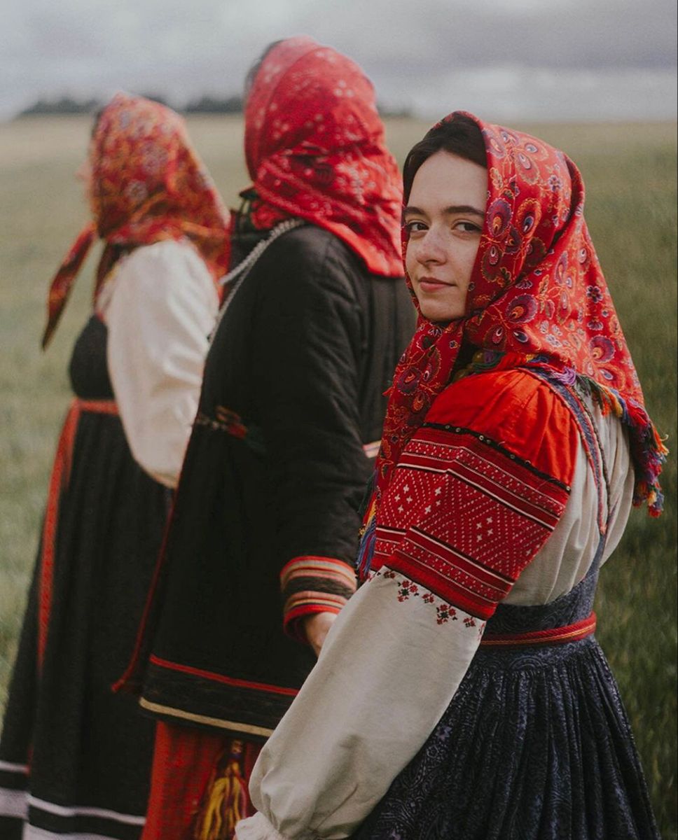 Women in Slavic costumes in Taizhou