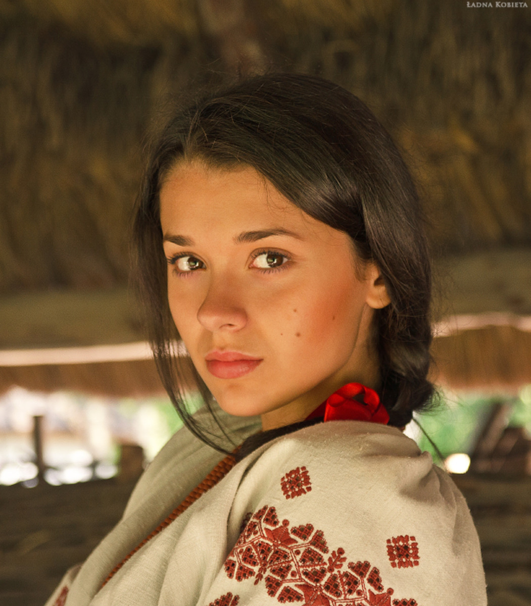 Girls in Slavic costumes in Taizhou