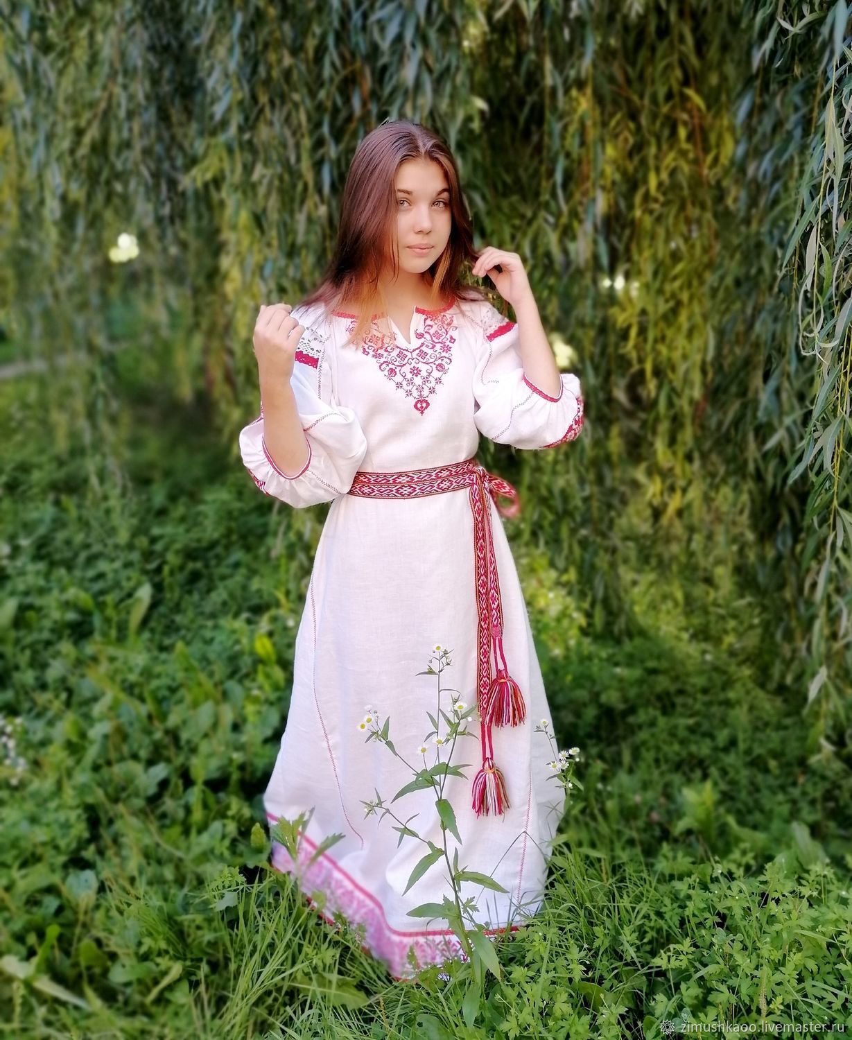 Girl Girls in Slavic costumes in Taizhou